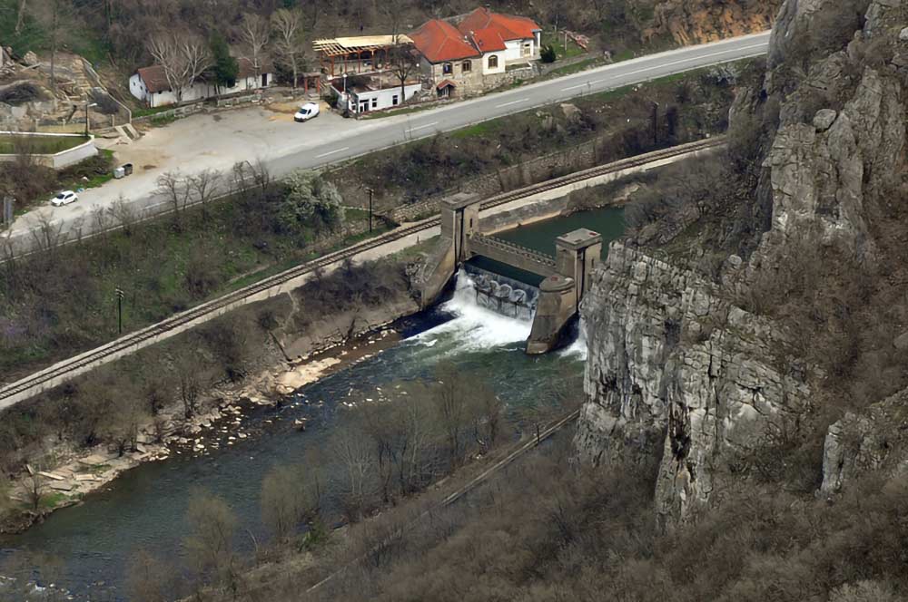 Vinarski podrum Mateje Radojkovića pored Sićevačke brane